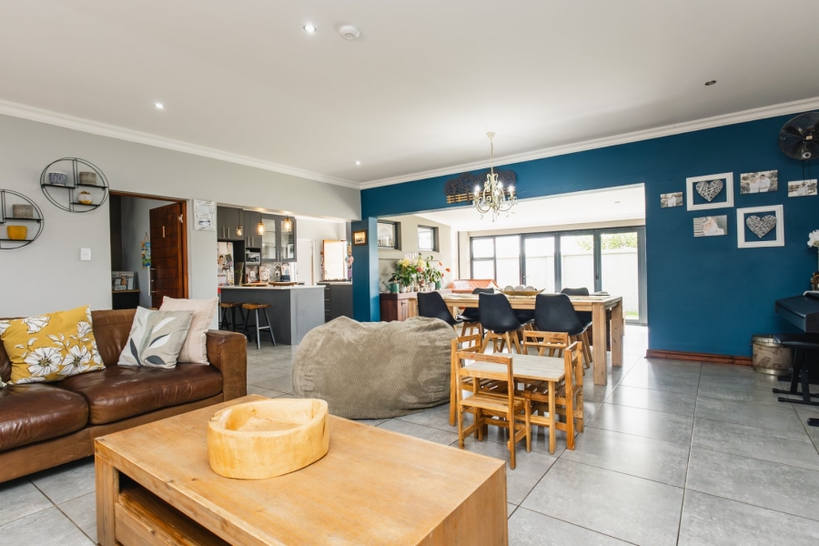 5 Bedroom Property for Sale in Somerton Estate Free State